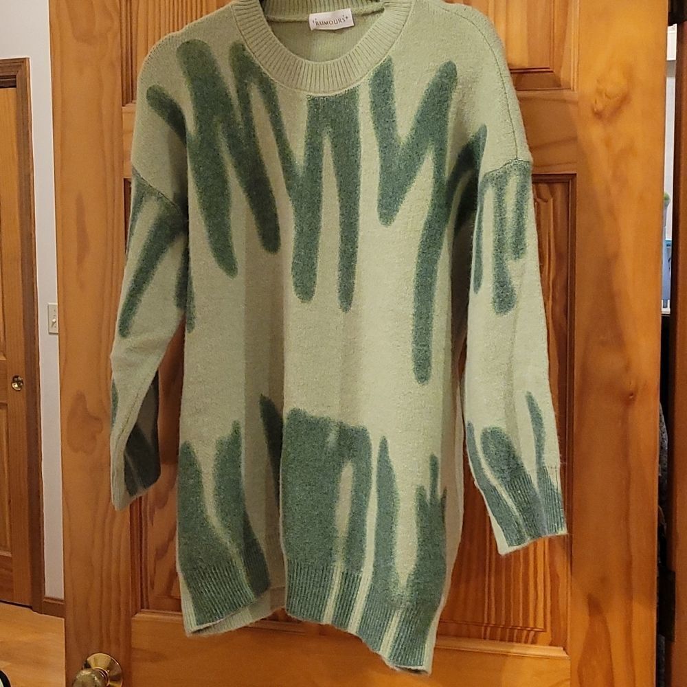 Beautiful Rumor sweater size M-L